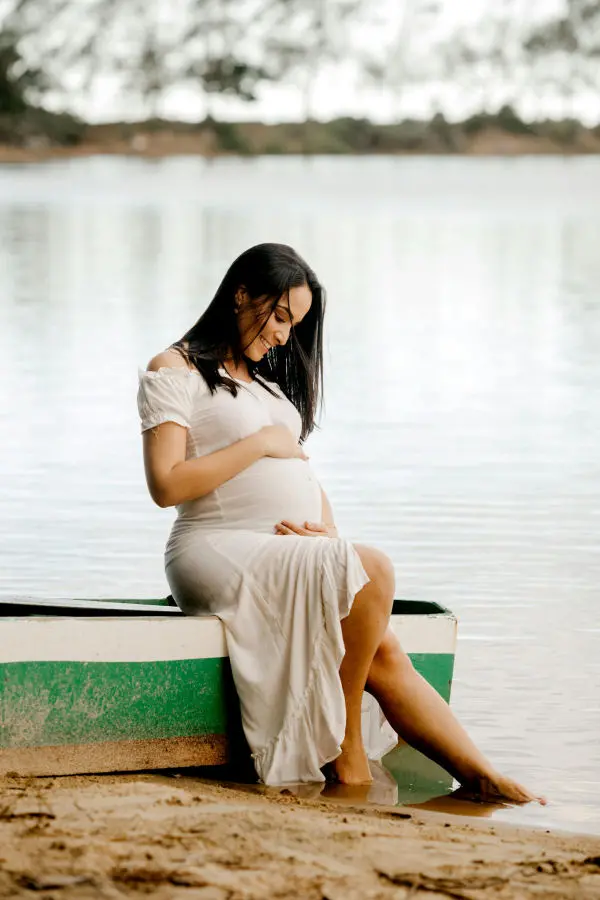 LIfe FErtility BioTherapy FAQ Pregnant woman sitting